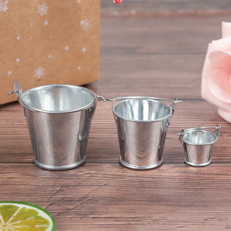 TY 1Pc Dollhouse Mini Iron Bucket Children Beach Small Bucket Toy Miniature Model Mini Dollhouse Decorations Ornaments