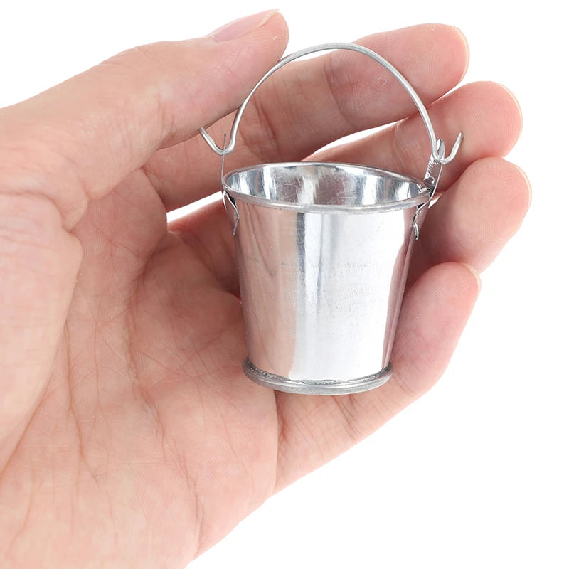 TY 1Pc Dollhouse Mini Iron Bucket Children Beach Small Bucket Toy Miniature Model Mini Dollhouse Decorations Ornaments